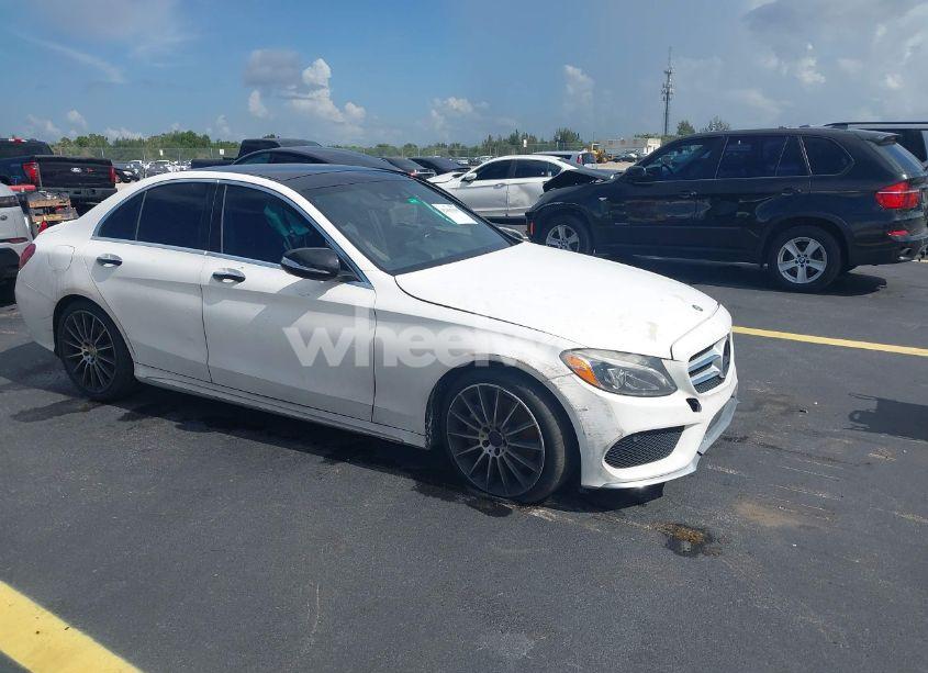 2015 Mercedes-benz C 400 4MATIC (VIN 55SWF6GBXFU015973) main photo