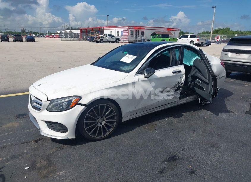 Photo 2 of 2015 Mercedes-benz C 400 4MATIC (VIN 55SWF6GBXFU015973)