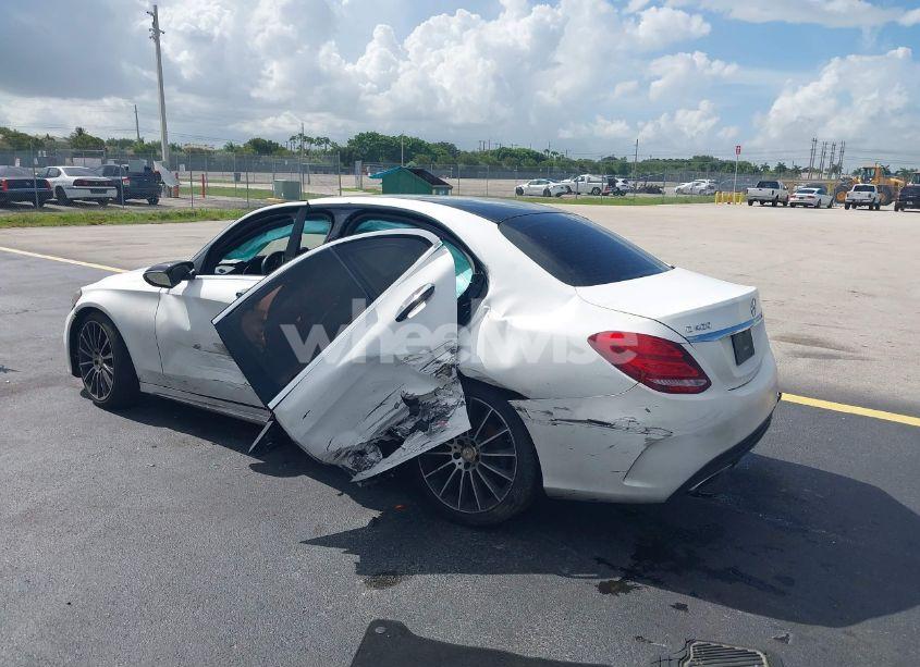 Photo 3 of 2015 Mercedes-benz C 400 4MATIC (VIN 55SWF6GBXFU015973)