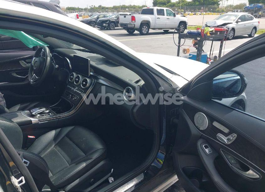 Photo 5 of 2015 Mercedes-benz C 400 4MATIC (VIN 55SWF6GBXFU015973)