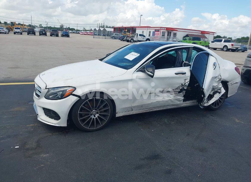 Photo 6 of 2015 Mercedes-benz C 400 4MATIC (VIN 55SWF6GBXFU015973)