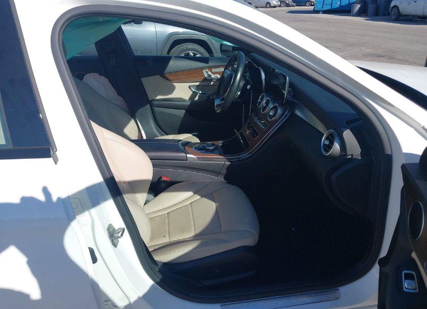 Photo 5 of 2020 Mercedes-benz C 300 (VIN 55SWF8DB1LU322850)