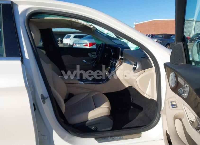 Photo 5 of 2020 Mercedes-benz C 300 (VIN 55SWF8DB2LU323148)