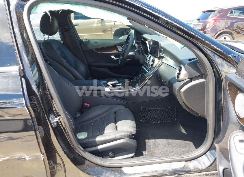 Photo 5 of 2019 Mercedes-benz C 300 (VIN 55SWF8DB3KU301934)