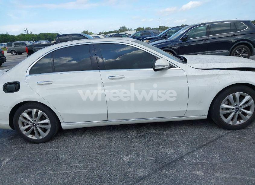 Photo 13 of 2019 Mercedes-benz C 300 (VIN 55SWF8DB6KU282960)