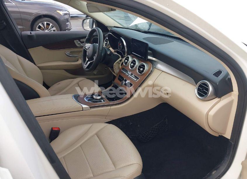 Photo 5 of 2019 Mercedes-benz C 300 (VIN 55SWF8DB6KU308697)