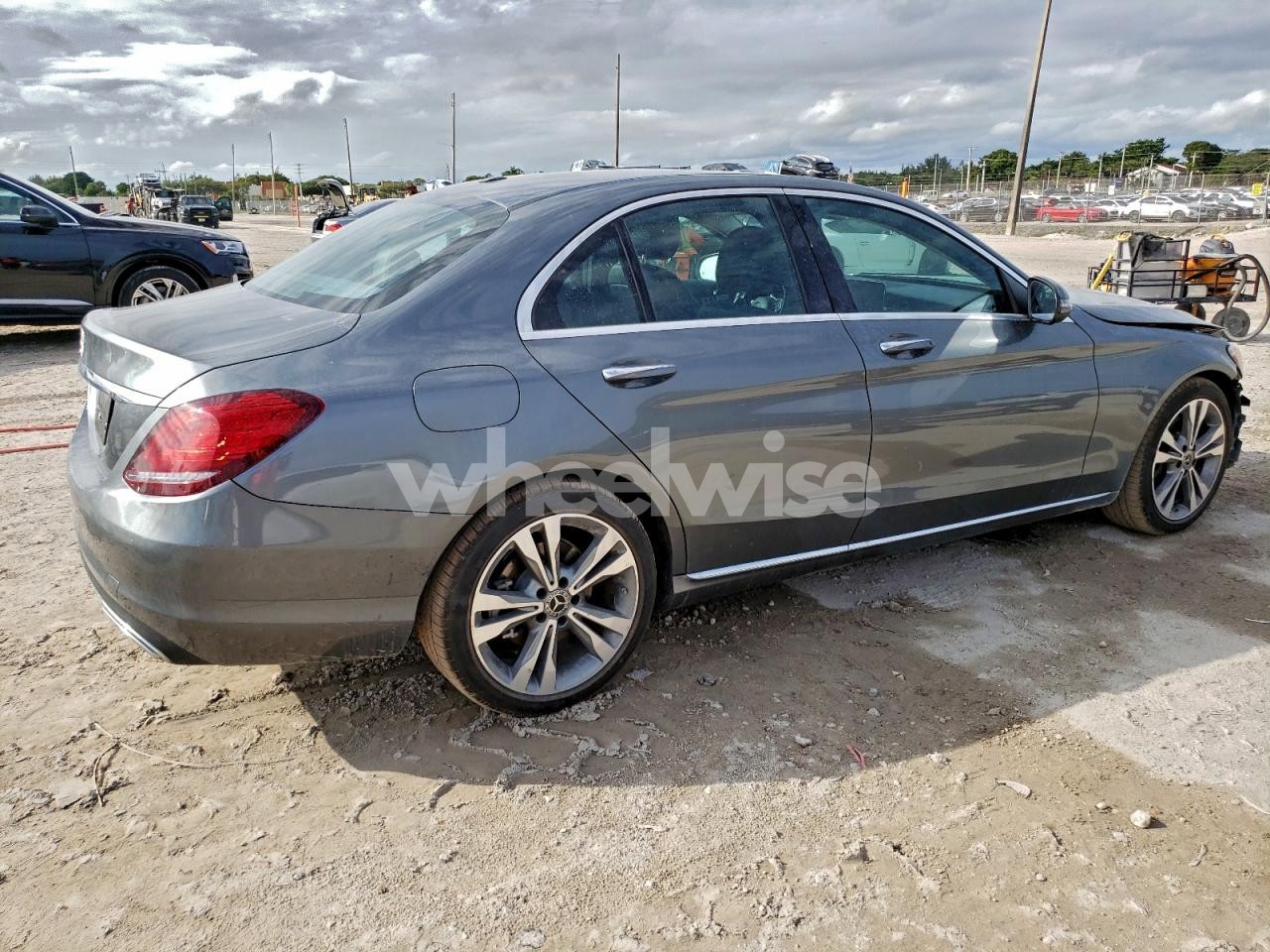 Photo 3 of 2019 MERCEDES-BENZ C 300 (VIN 55SWF8DBXKU296103)
