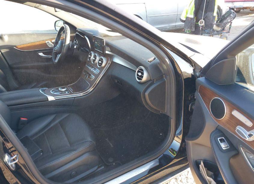 Photo 5 of 2019 Mercedes-benz C 300 4MATIC (VIN 55SWF8EB5KU293950)