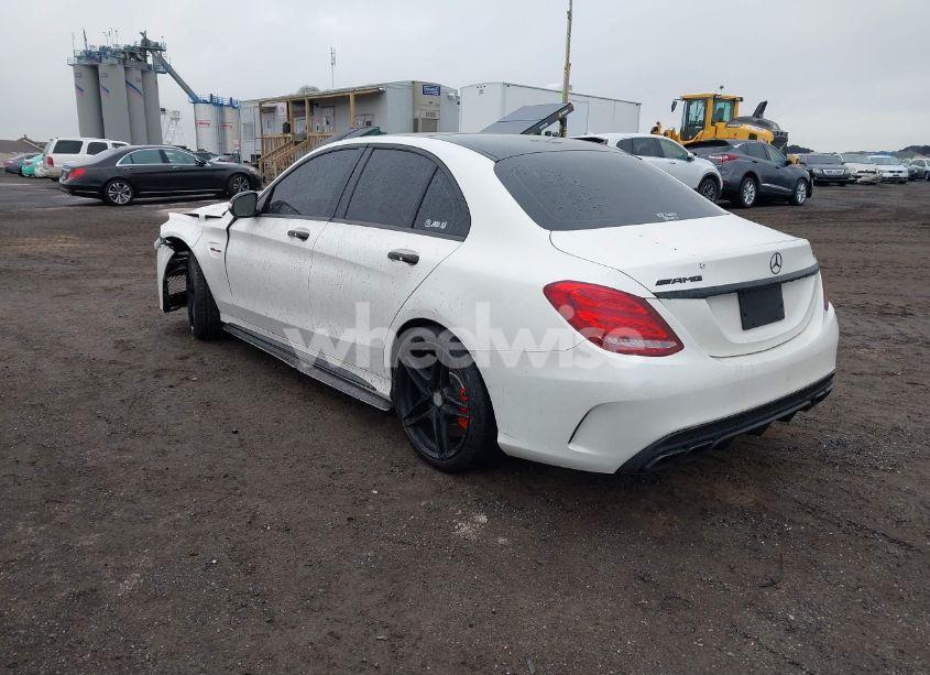 Photo 3 of 2015 Mercedes-benz C 63 AMG S (VIN 55SWF8HB2FU074865)