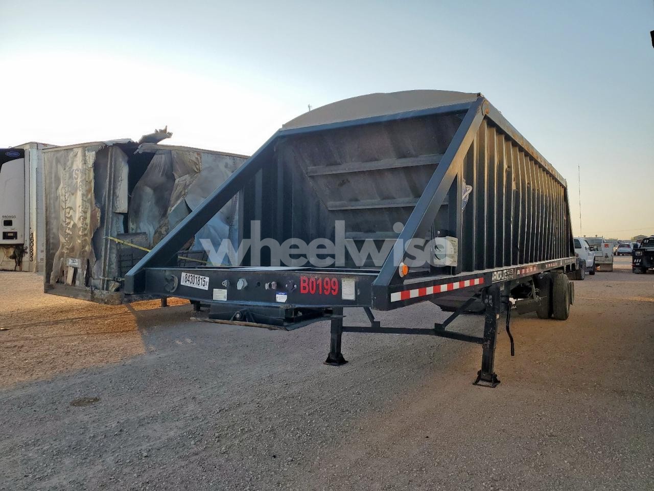 Photo 2 of 2023 ARMOR LITE SST-38 BOTTOM DUMP TRAILER (VIN 56EA53H21RA000199)