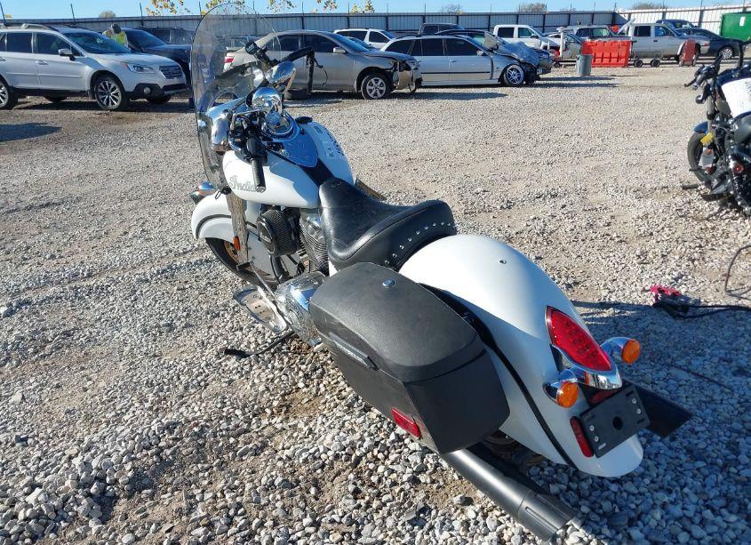 Photo 3 of 2016 Indian Motorcycle CO. CHIEF CLASSIC (VIN 56KCCCAA4G3332510)