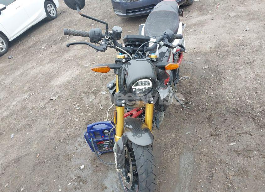 Photo 5 of 2022 Indian Motorcycle CO. FTR R CARBON (VIN 56KRZR254N3175152)