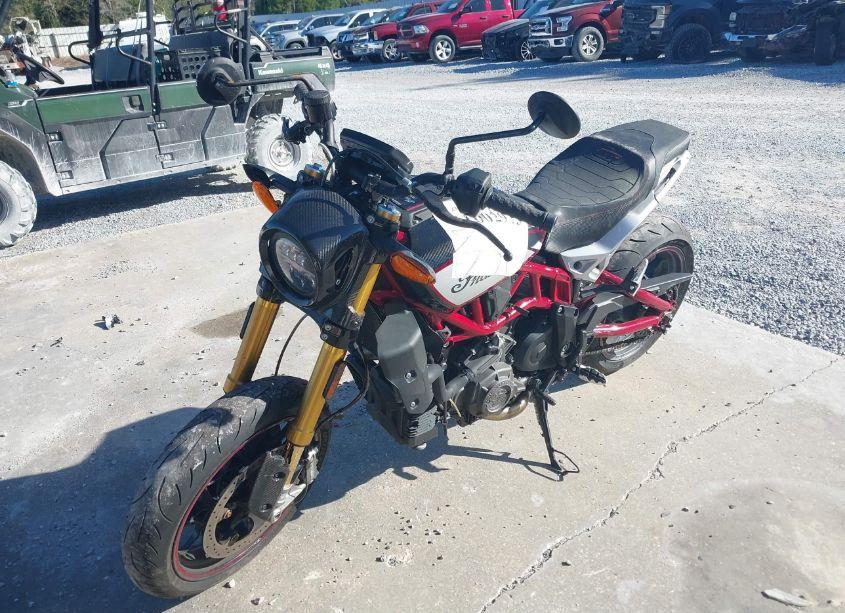 Photo 2 of 2022 Indian Motorcycle CO. FTR R CARBON (VIN 56KRZR257N3173718)
