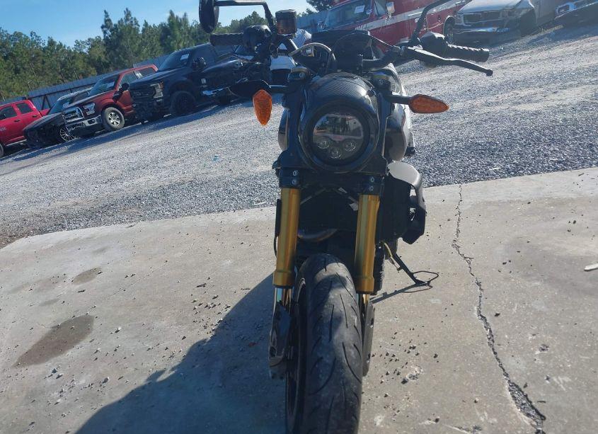 Photo 5 of 2022 Indian Motorcycle CO. FTR R CARBON (VIN 56KRZR257N3173718)