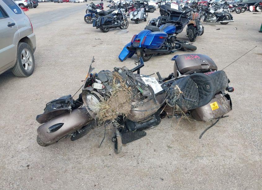 Photo 2 of 2019 Indian Motorcycle CO. CHIEFTAIN DARK HORSE (VIN 56KTCDAA4K3372889)