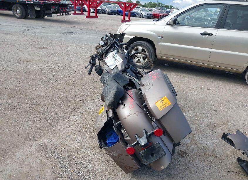 Photo 6 of 2019 Indian Motorcycle CO. CHIEFTAIN DARK HORSE (VIN 56KTCDAA4K3372889)