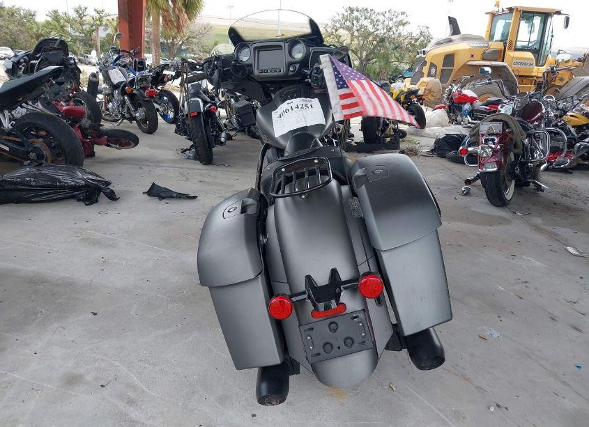 Photo 6 of 2021 Indian Motorcycle CO. CHIEFTAIN DARK HORSE (VIN 56KTCDBB5M3395706)