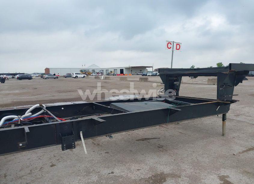 Photo 5 of 2018 R & S BODY 367 (VIN 573FR4226J3314301)