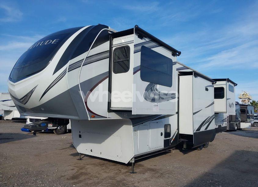 Photo 2 of 2022 Grand Design OTHER (VIN 573FS4323NAA07742)