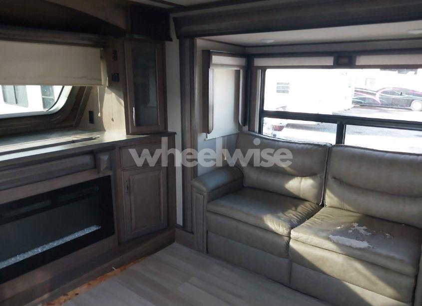 Photo 8 of 2022 Grand Design OTHER (VIN 573FS4323NAA07742)