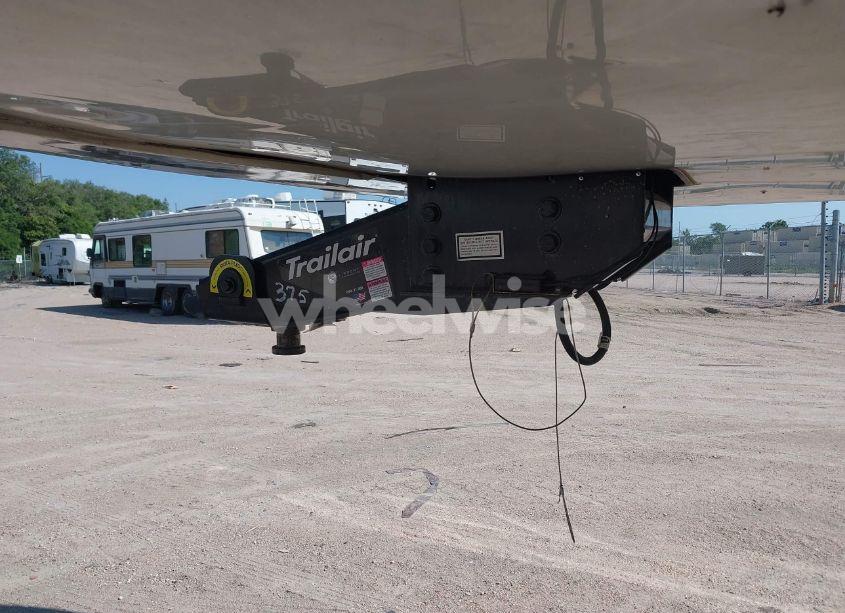 Photo 10 of 2018 Grand Design SOLITUDE 375RES (VIN 573FS4327J1108614)