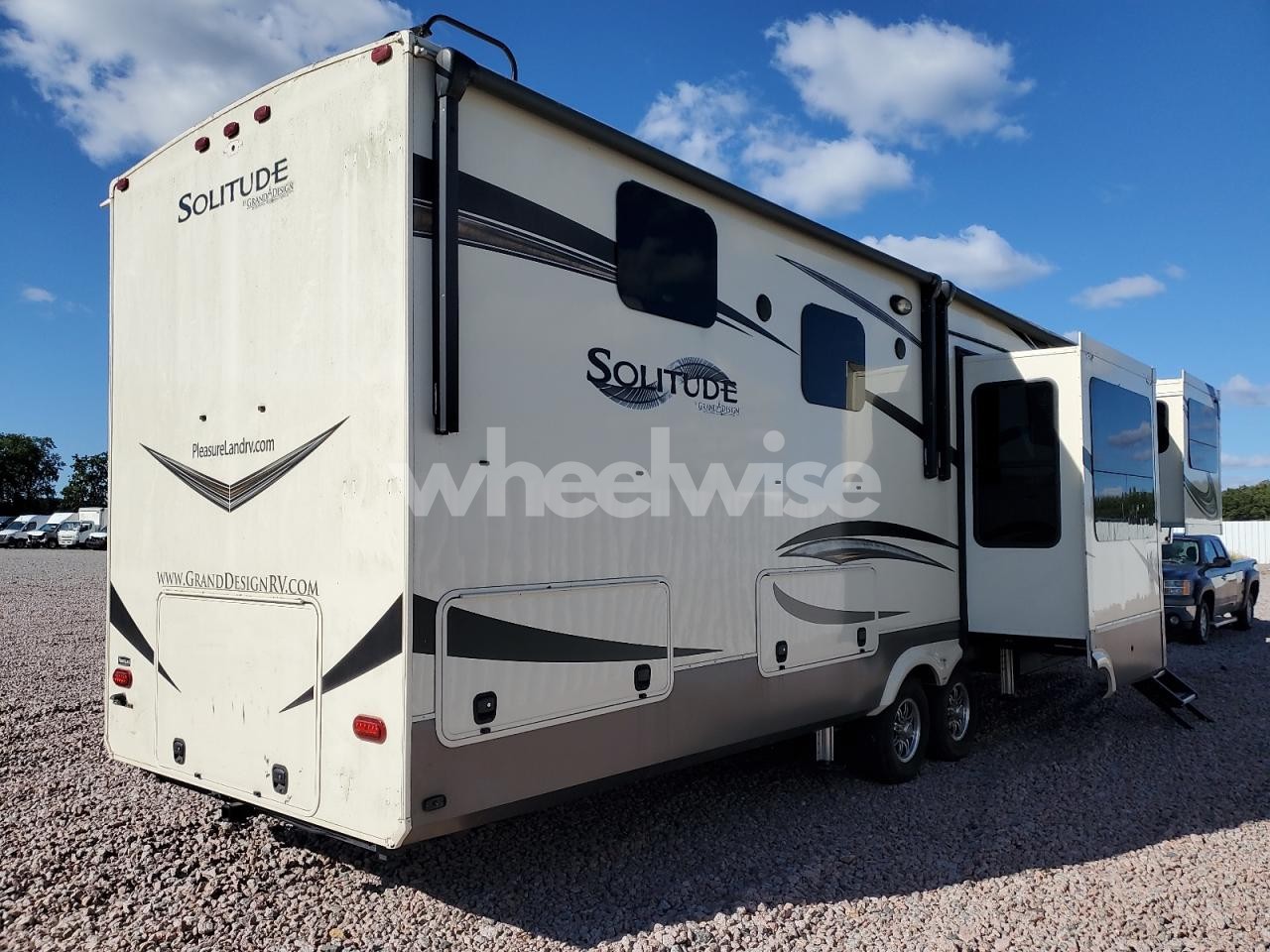 Photo 4 of 2020 GRAND DESIGN SOLITUDE - CAMPER N/A (VIN 573FS4329L9904558)
