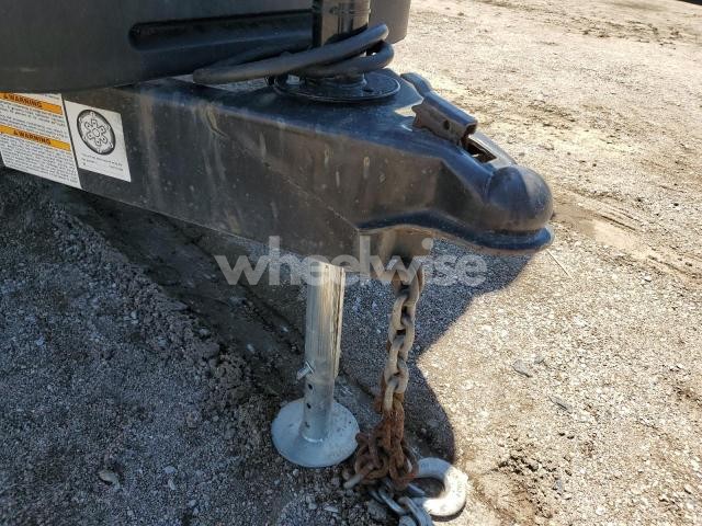 Photo 10 of 2020 GRANDESIGN MOMENTUM (VIN 573TM3528L5503935)