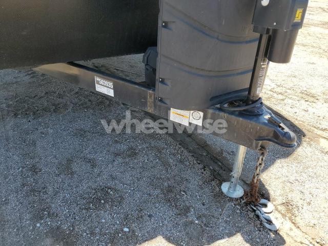 Photo 6 of 2020 GRANDESIGN MOMENTUM (VIN 573TM3528L5503935)