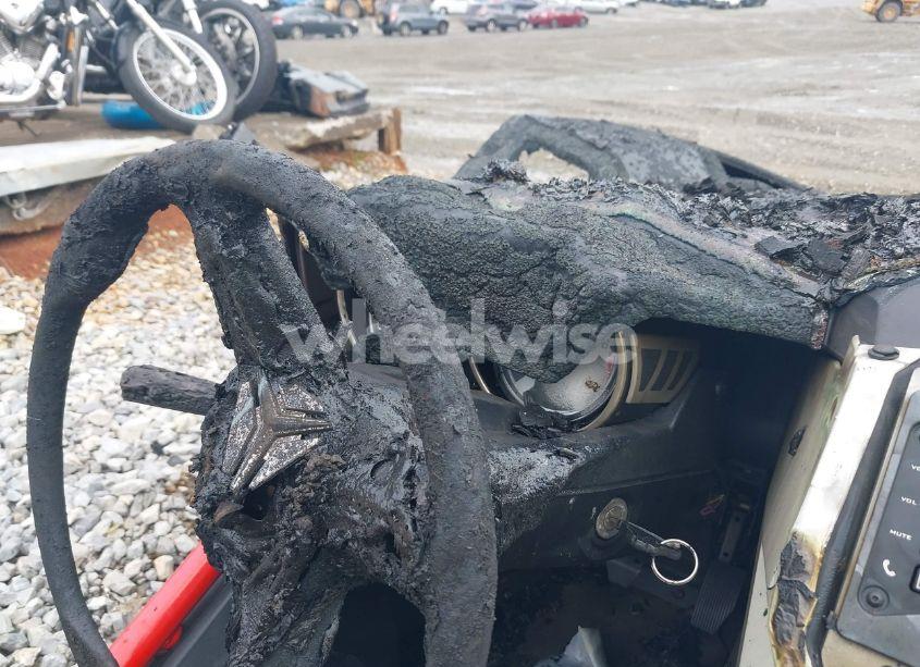 Photo 7 of 2016 Polaris Slingshot SL (VIN 57XAAPFA4G7118040)