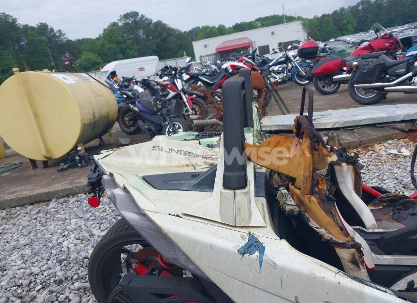 Photo 8 of 2016 Polaris Slingshot SL (VIN 57XAAPFA4G7118040)