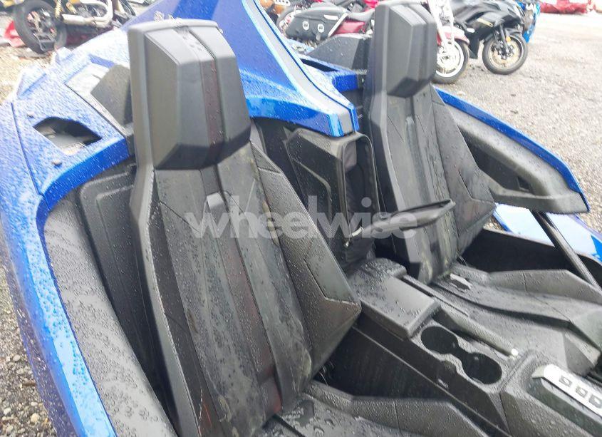 Photo 8 of 2022 Polaris Slingshot SL (VIN 57XAAPHD4N8153532)