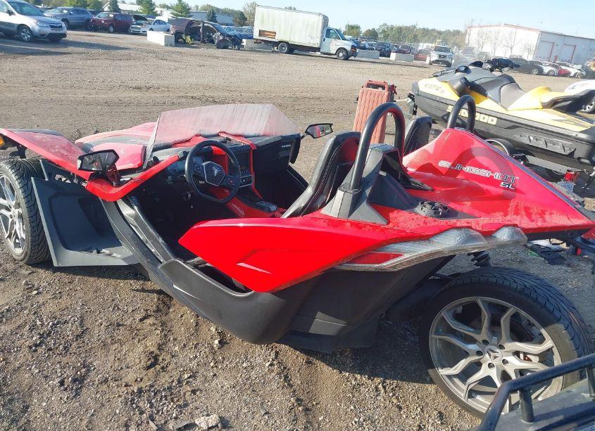 Photo 3 of 2021 Polaris Slingshot SL (VIN 57XAAPHD5M8141520)