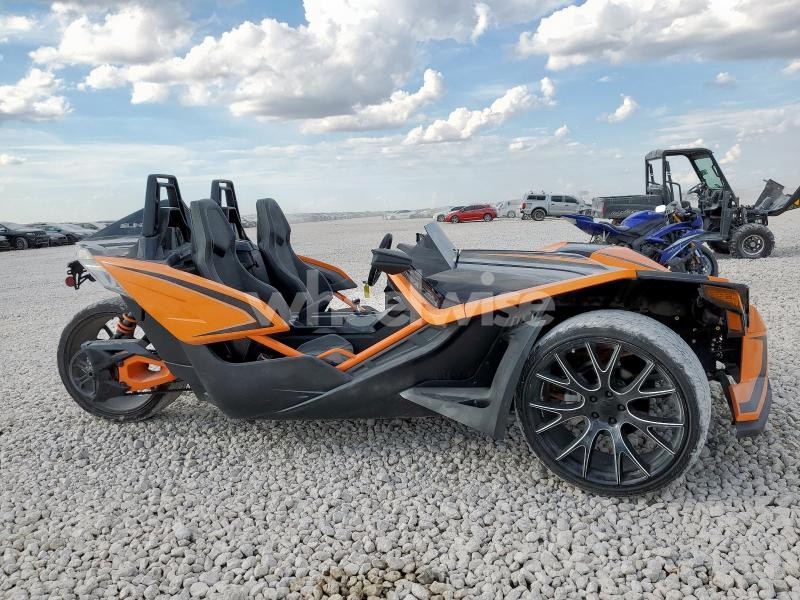 Photo 8 of 2019 POLARIS SLINGSHOT SLR N/A (VIN 57XAARFAXK8132880)