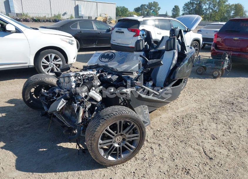 Photo 2 of 2016 Polaris Slingshot N/A (VIN 57XAASFA6G7116910)