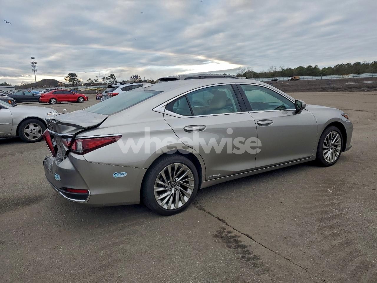 Photo 3 of 2019 LEXUS ES 300H (VIN 58AB21B11KU003049)