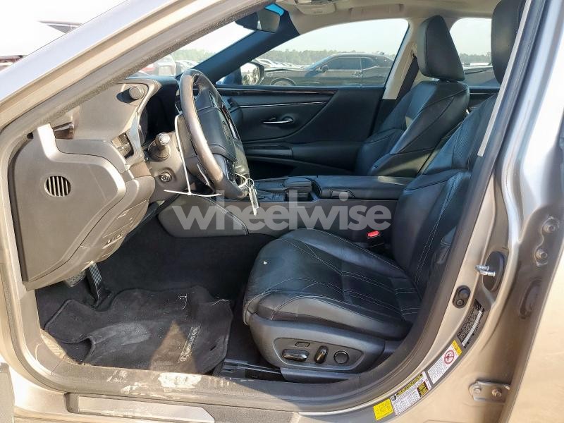 Photo 3 of 2019 LEXUS ES 350 (VIN 58ABZ1B13KU018857)