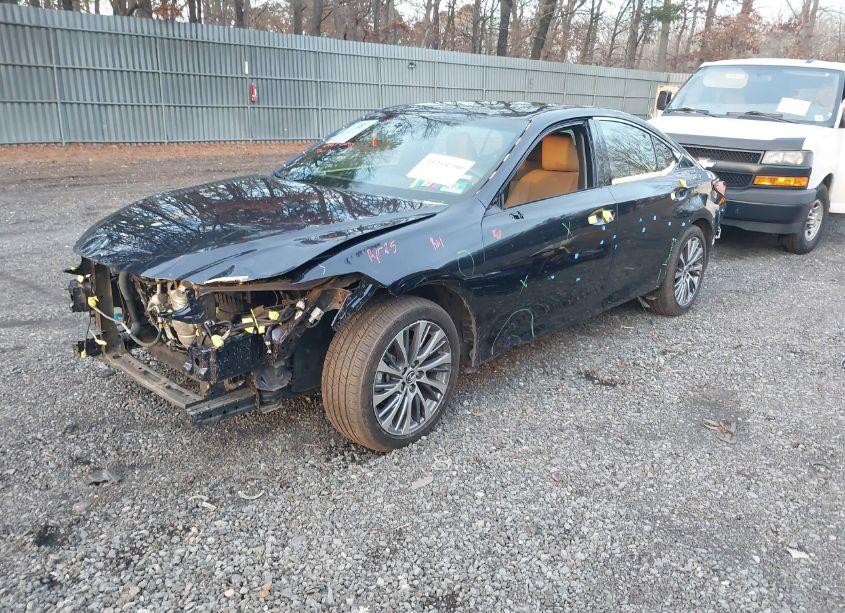 Photo 2 of 2019 Lexus Es 350 (VIN 58ABZ1B16KU010932)