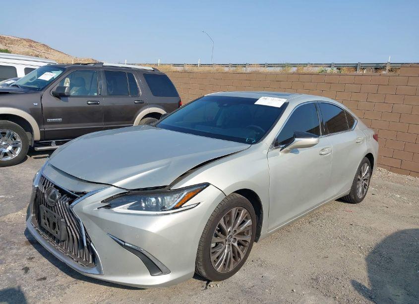 Photo 2 of 2019 Lexus Es 350 (VIN 58ABZ1B16KU030839)