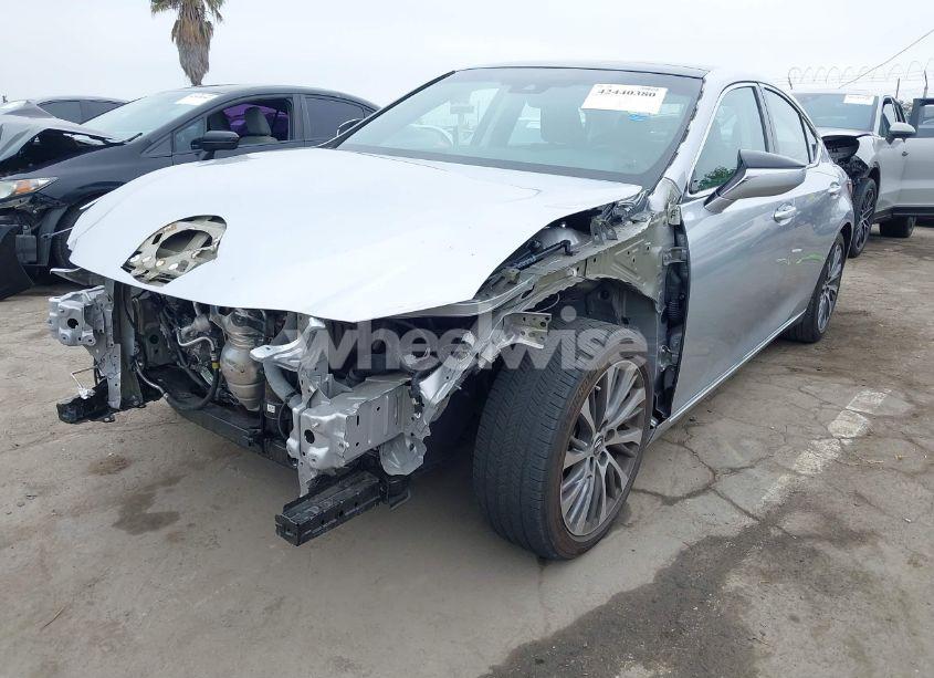 Photo 2 of 2019 Lexus Es 350 (VIN 58ABZ1B16KU046927)