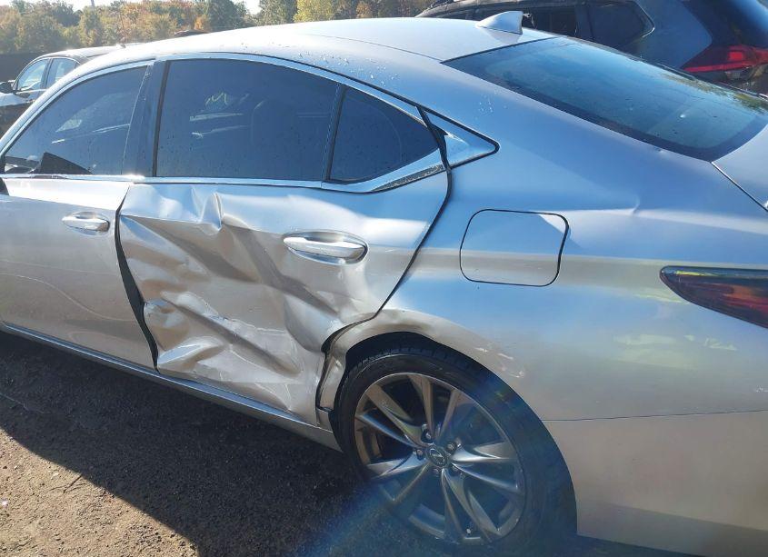 Photo 6 of 2019 Lexus Es 350 F SPORT (VIN 58ABZ1B18KU002587)