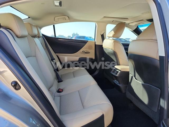 Photo 5 of 2020 LEXUS ES 350 BASE (VIN 58ACZ1B18LU063055)