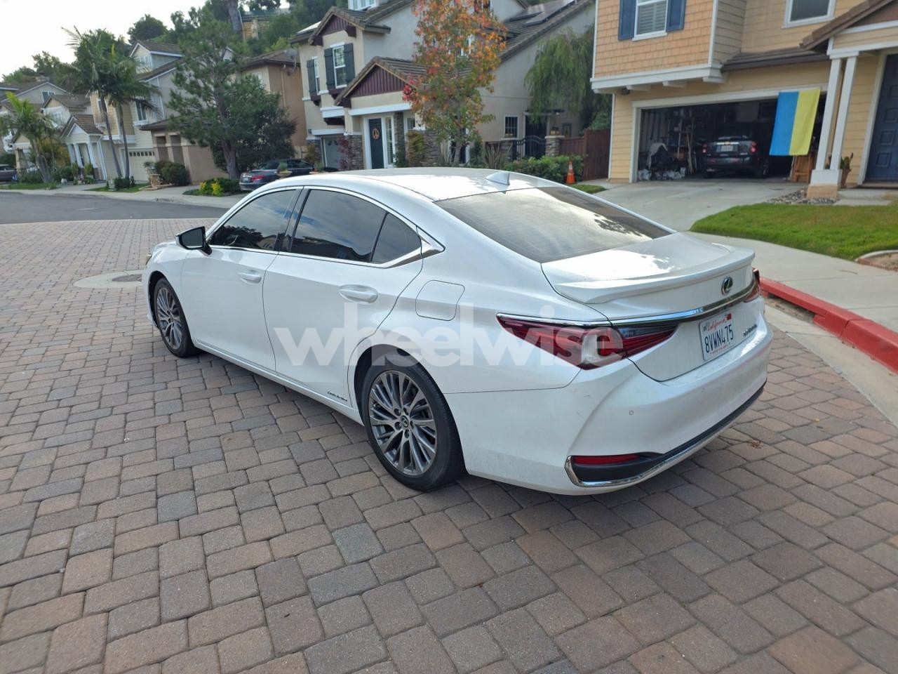 Photo 3 of 2021 LEXUS ES 300H (VIN 58ADA1C10MU002908)