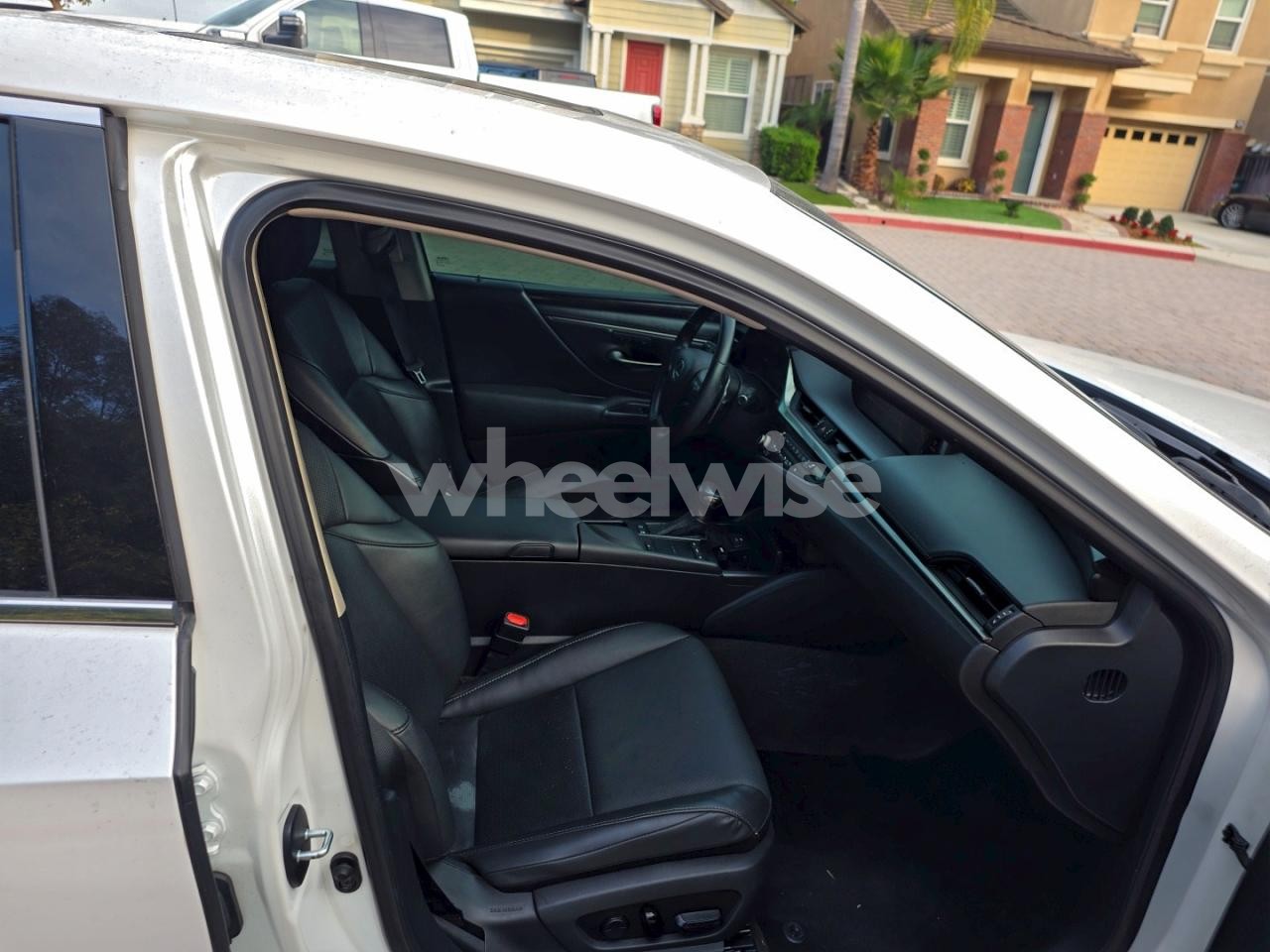 Photo 5 of 2021 LEXUS ES 300H (VIN 58ADA1C10MU002908)