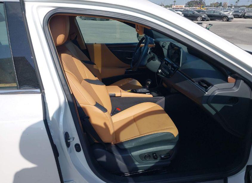 Photo 5 of 2024 Lexus Es 300H (VIN 58ADA1C12RU050692)
