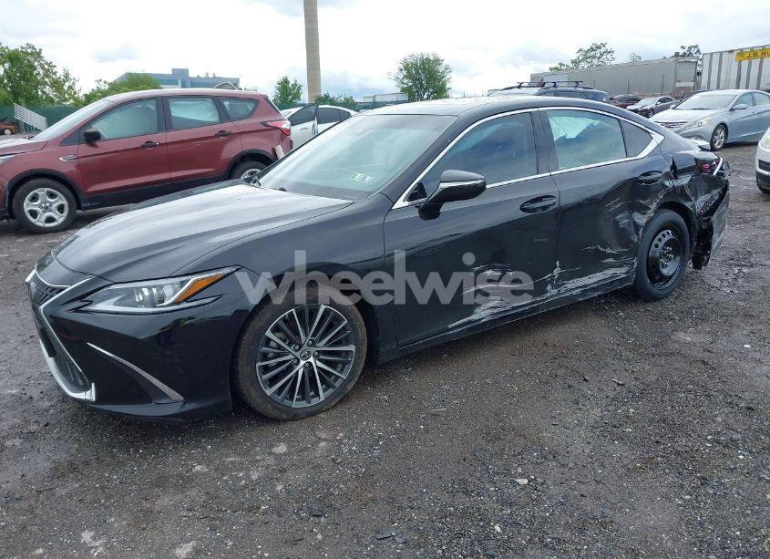 Photo 2 of 2024 Lexus Es 300H F SPORT DESIGN (VIN 58ADA1C15RU037967)