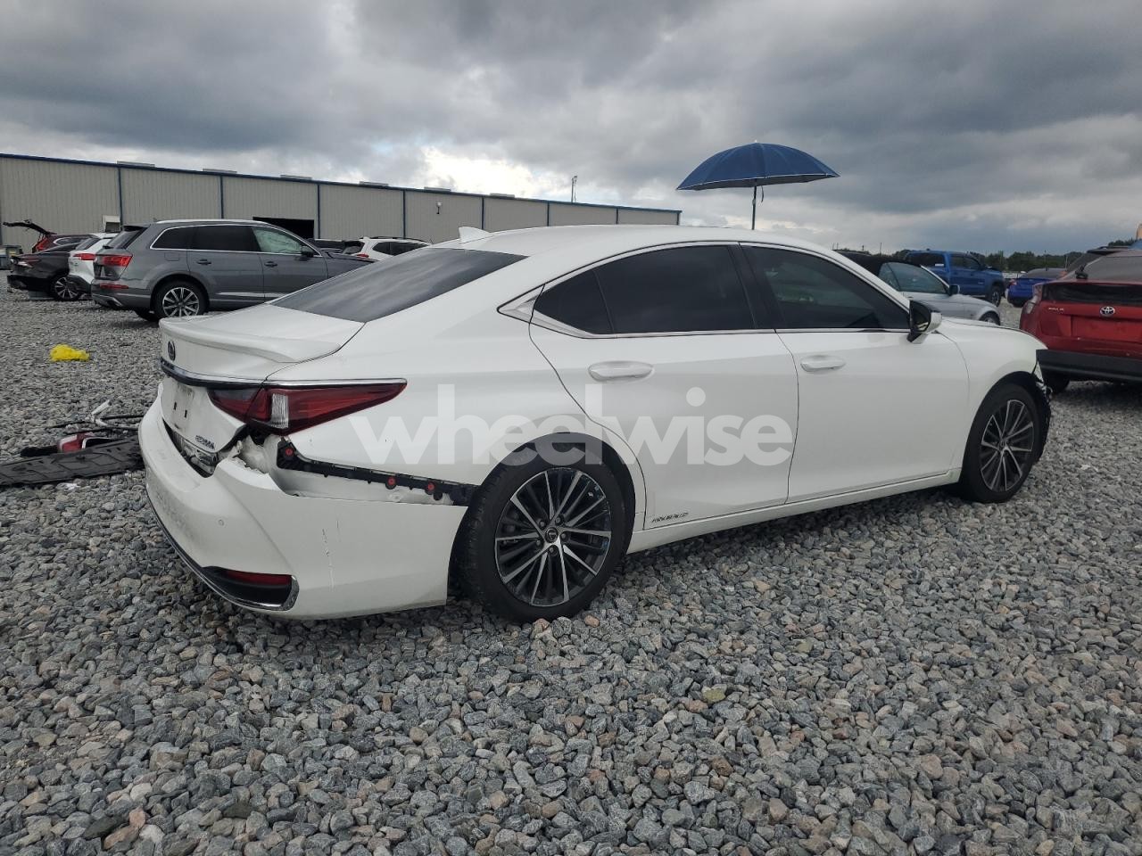 Photo 3 of 2022 LEXUS ES 300H BASE (VIN 58ADA1C17NU022994)