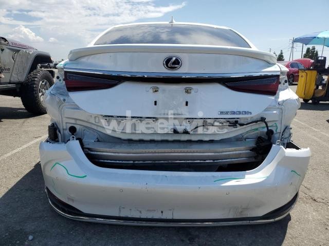 Photo 3 of 2021 LEXUS ES 300H (VIN 58ADA1C18MU001425)
