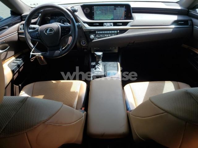 Photo 8 of 2021 LEXUS ES 300H (VIN 58ADA1C18MU001425)
