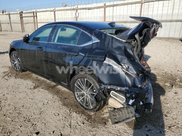 Photo 7 of 2022 LEXUS ES 300H BASE (VIN 58ADA1C18NU013351)