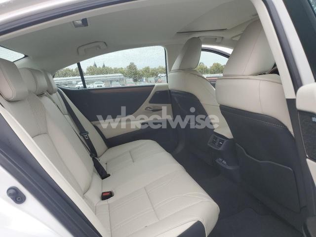 Photo 8 of 2025 LEXUS ES 300H BASE N/A (VIN 58AEA1C12SU074825)